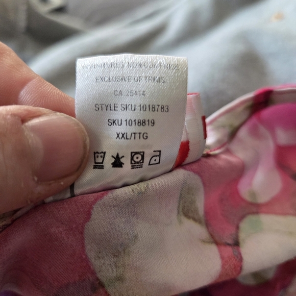 ⭐️White Cross Pink Multicolor Short Sleeve Scrub Top Size XXL - Picture 5 of 7